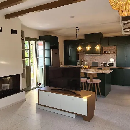 Apartment Rosa Viola, Zia